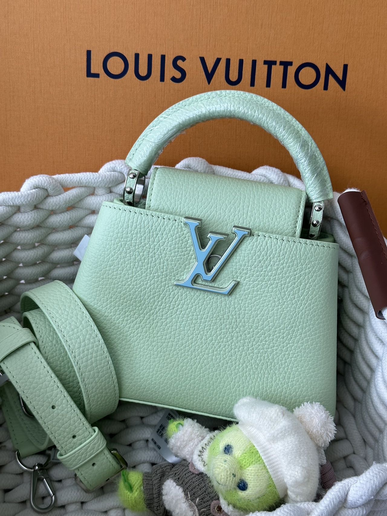 LV CAP珐琅链条绿色 芯片款 附件：防尘袋 肩带*2