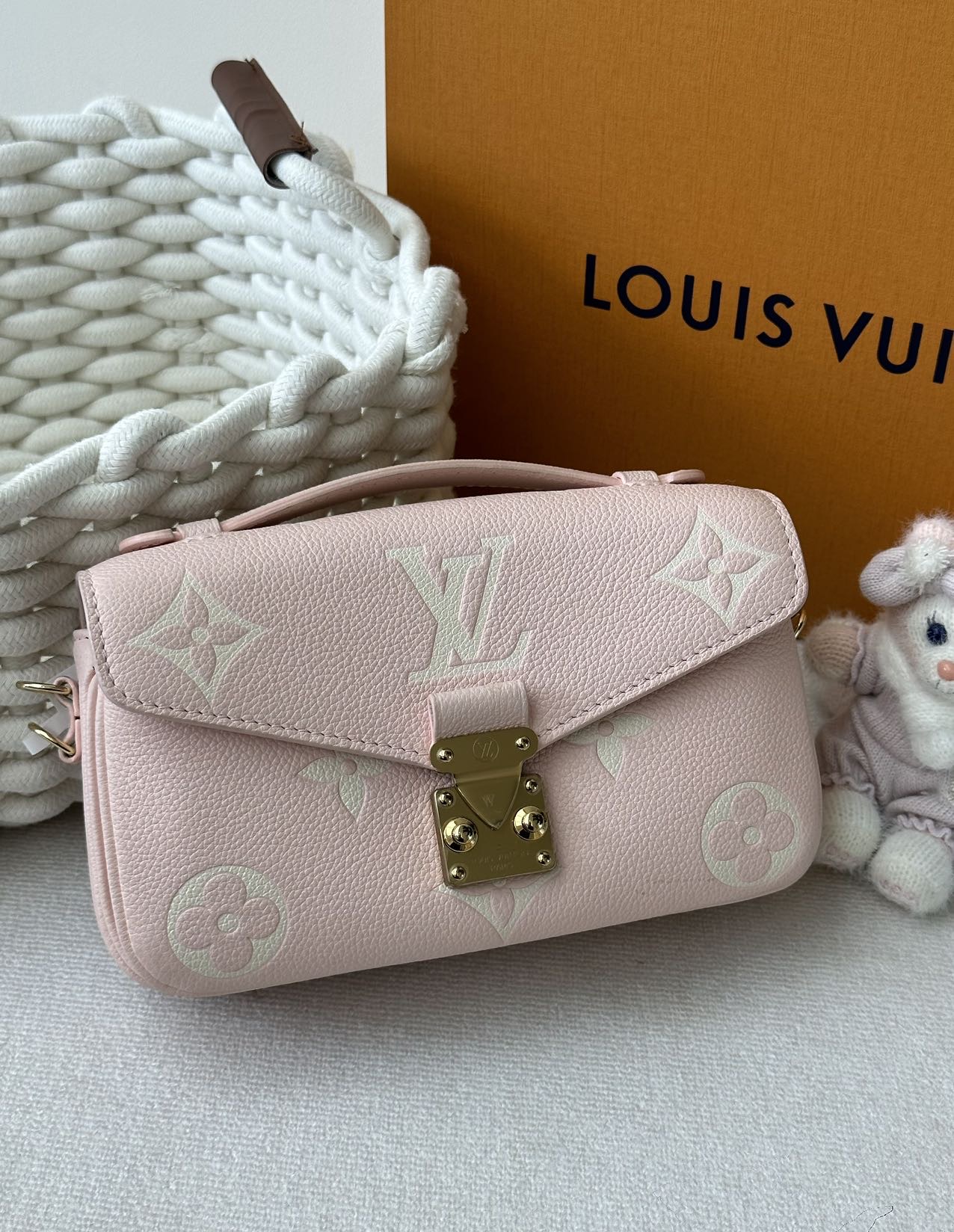 LV 小邮差粉色 芯片款 附件：尘袋 肩带*2