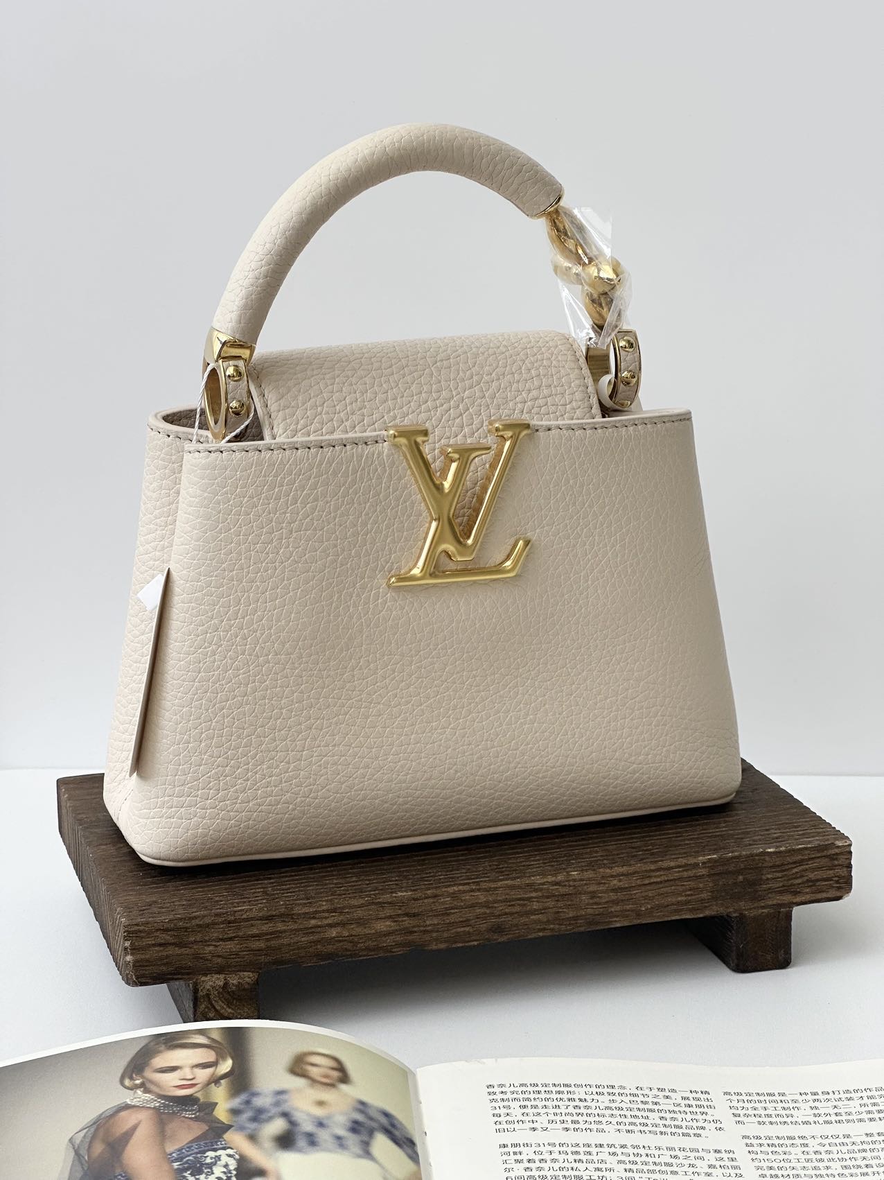 LV CAP  米色金扣 芯片款附件：尘袋 肩带