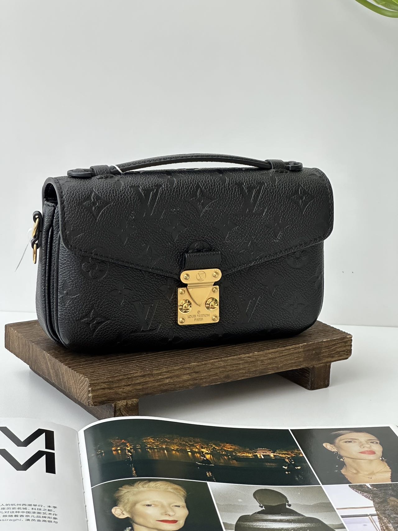 LV 小邮差全皮黑 芯片款 附件：尘袋 肩带*2